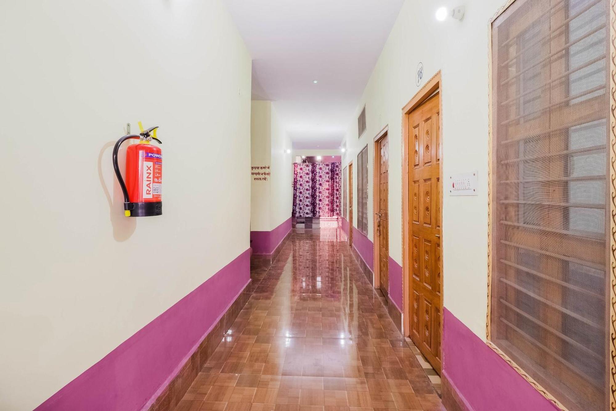 Hotel O Jyotish House Ayodhya Exterior photo